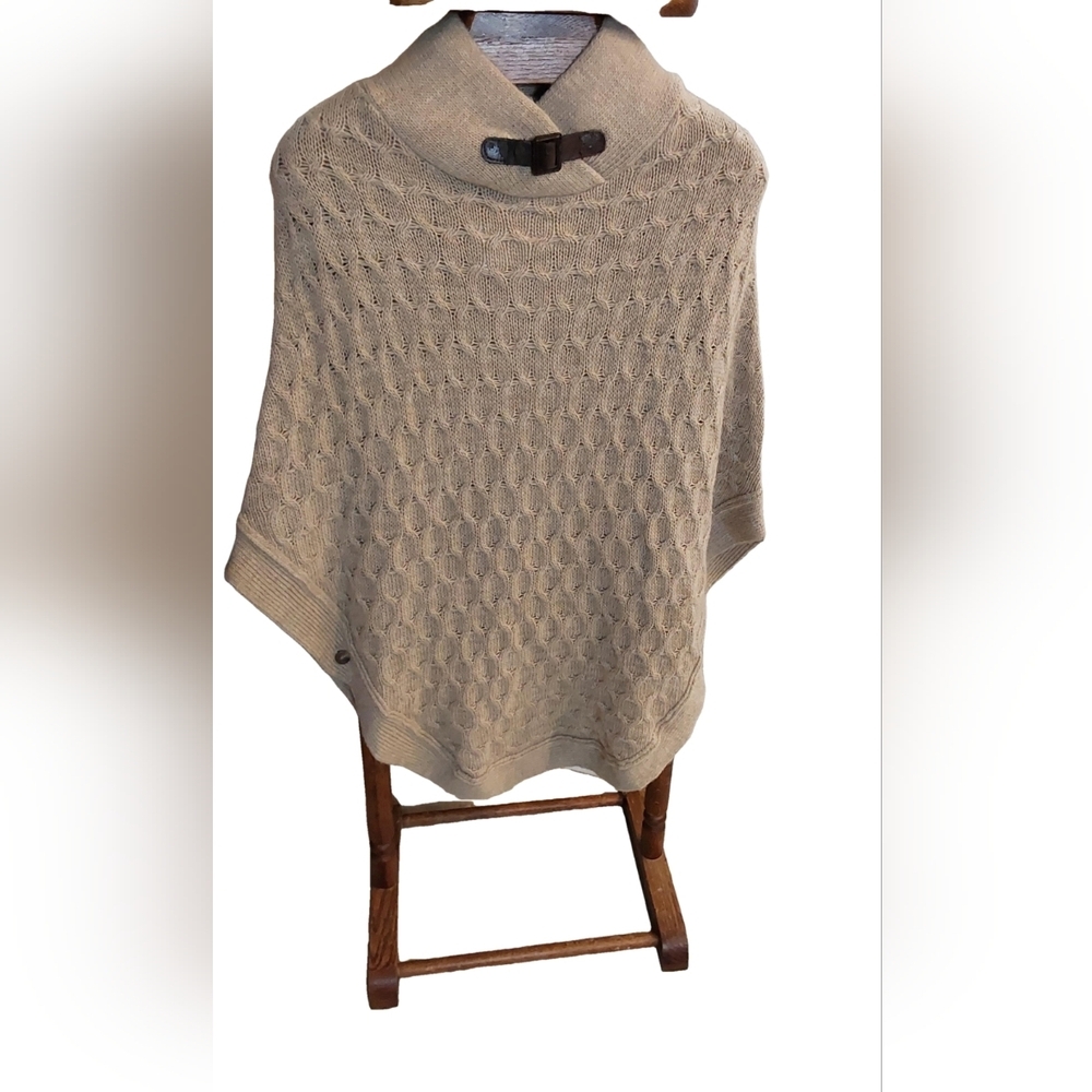 CHIARAMENTE  "MADE IN ITALY" CAMEL PANCHO KNIT WOMEN'S ONE SIZE‎ FITS ALL